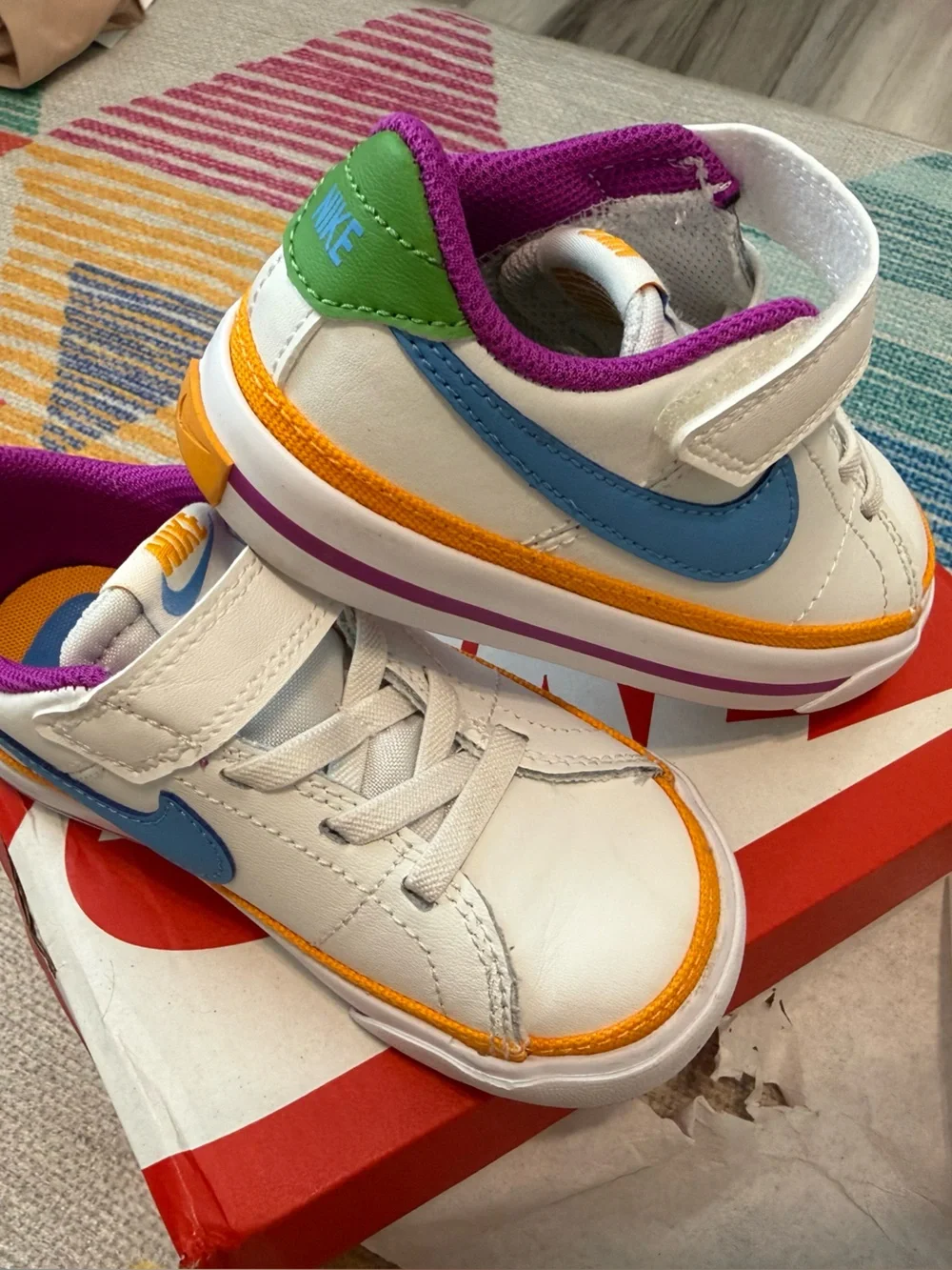 Nike Kids Court Legacy in Multicolor NIB